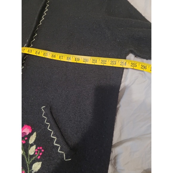 Studio Works Black Wool Cardigan embroidery Women's SZ XL pockets shell buttons - Picture 6 of 11